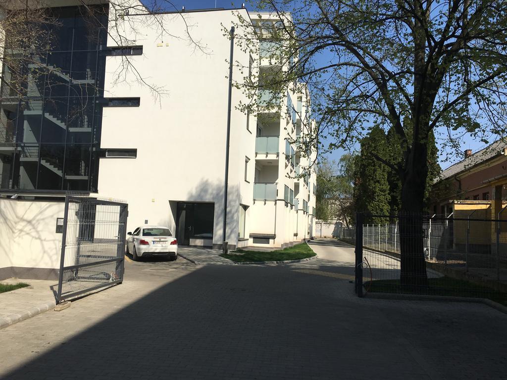 Belle Casa 24 Apartment Debrecen Ngoại thất bức ảnh