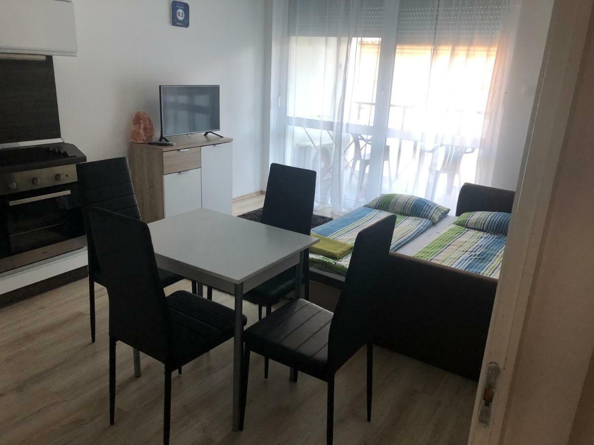 Belle Casa 24 Apartment Debrecen Ngoại thất bức ảnh